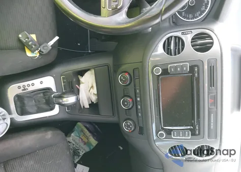 2015 Volkswagen Tiguan S z USA, uszkodzony, nr VIN WVGAV7AX6FW556650